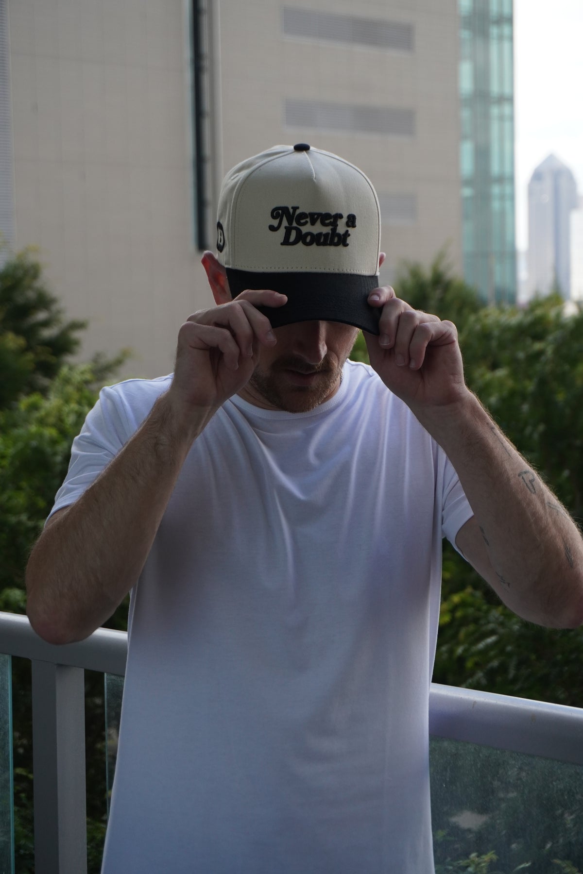 NAD Snapback - Black / Cream